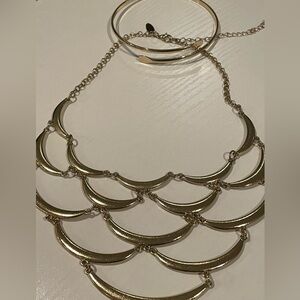 ✨ ** 2 Pc Jewelry Set — Gold Statement Bib Necklace & Minimalist Arm Cuff ** ✨